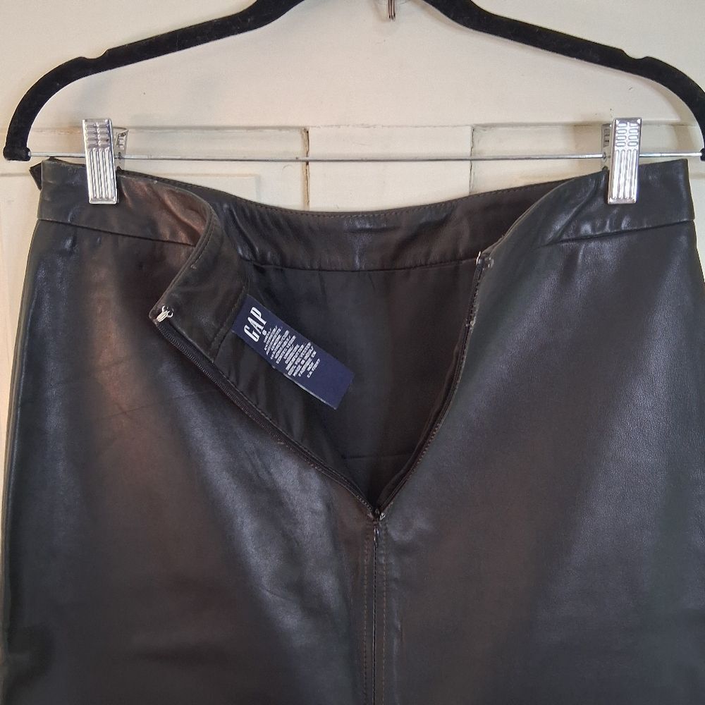 GAP Vintage Charcoal Leather Below the Knee Pencil Skirt with Zip Back - Picture 14 of 16